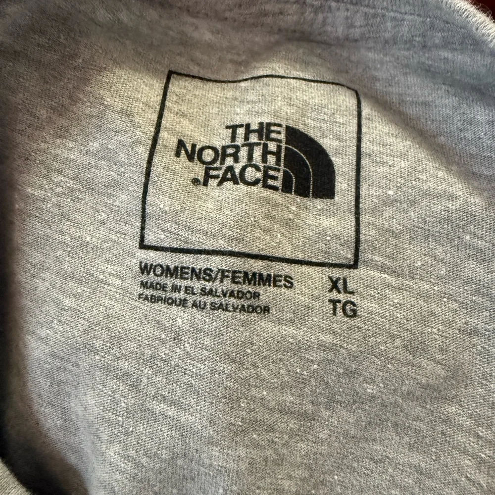 The North Face Tee Shirt - Picture 8 of 8